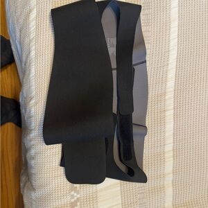 Black and Gray Waist Trainer
